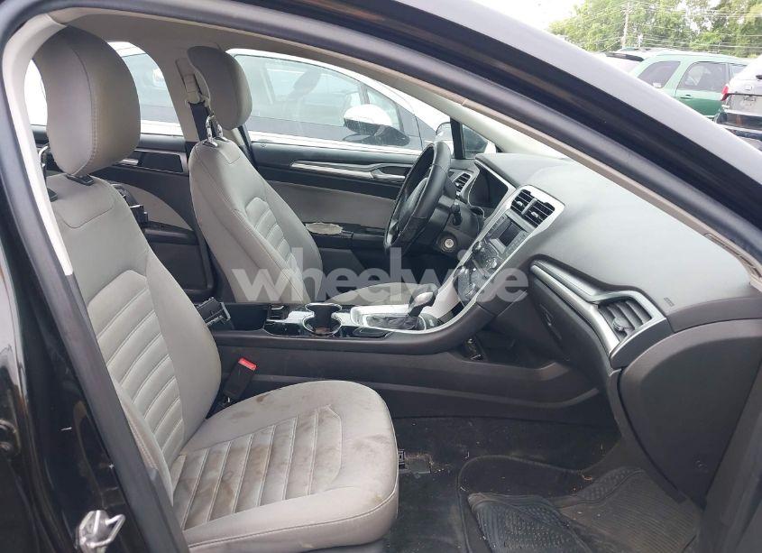 Photo 5 of 2015 Ford Fusion S (VIN 3FA6P0G77FR143017)