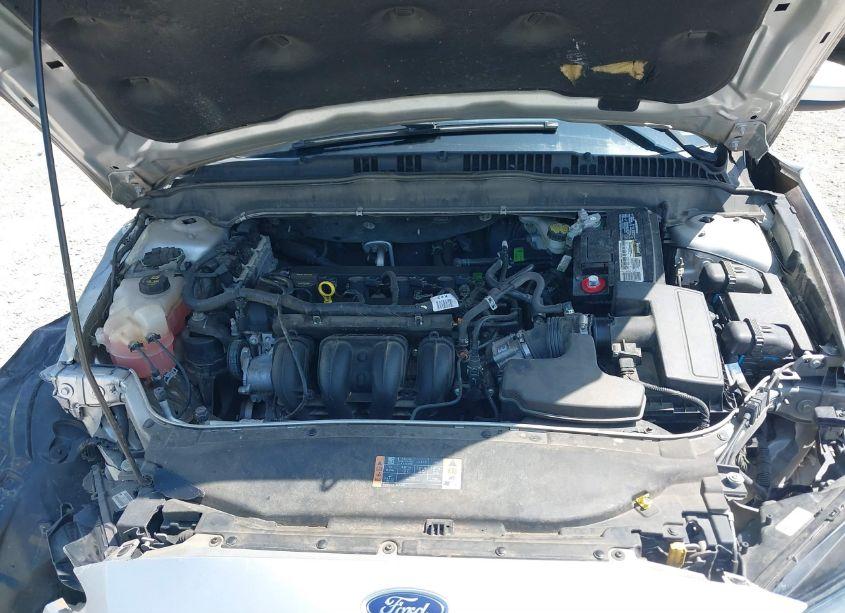 Photo 10 of 2015 Ford Fusion S (VIN 3FA6P0G77FR212868)