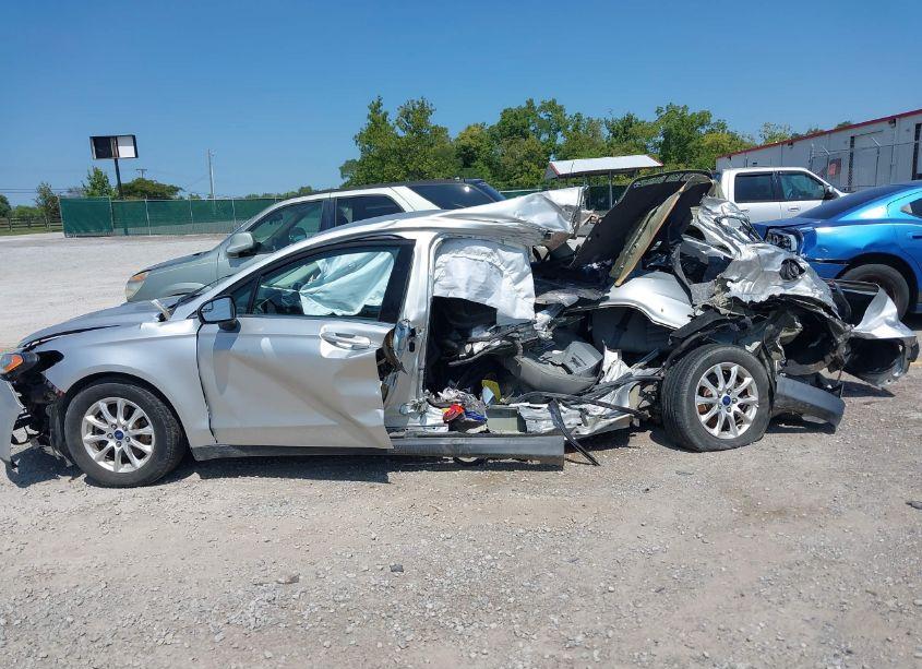 Photo 14 of 2015 Ford Fusion S (VIN 3FA6P0G77FR212868)