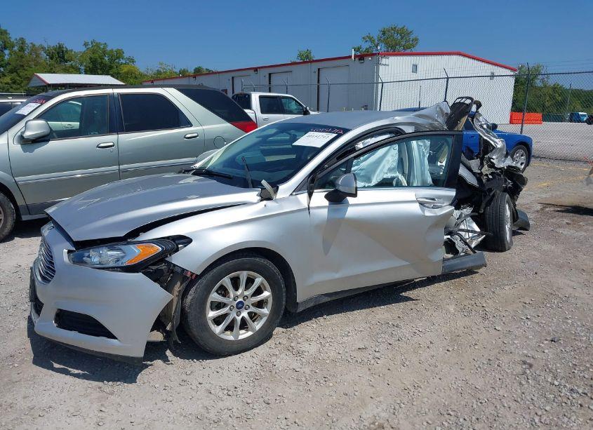 Photo 2 of 2015 Ford Fusion S (VIN 3FA6P0G77FR212868)