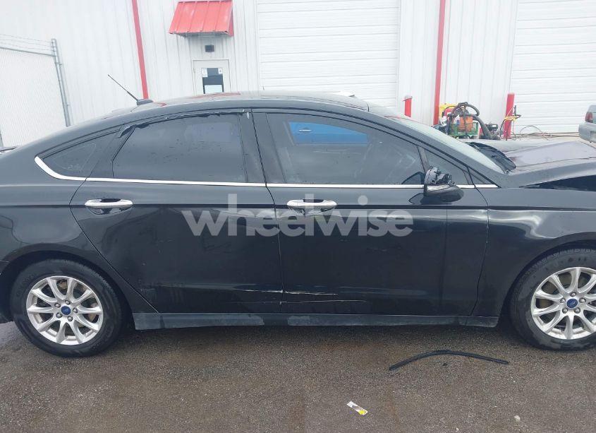 Photo 13 of 2015 Ford Fusion S (VIN 3FA6P0G77FR221652)