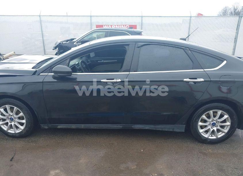 Photo 14 of 2015 Ford Fusion S (VIN 3FA6P0G77FR221652)