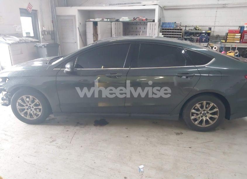 Photo 15 of 2015 Ford Fusion S (VIN 3FA6P0G77FR229489)