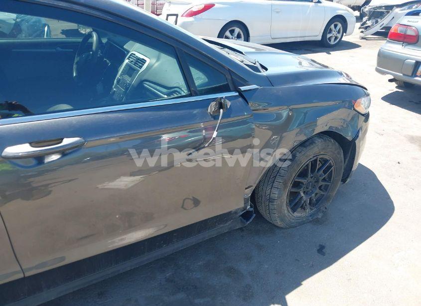 Photo 13 of 2015 Ford Fusion S (VIN 3FA6P0G77FR276179)