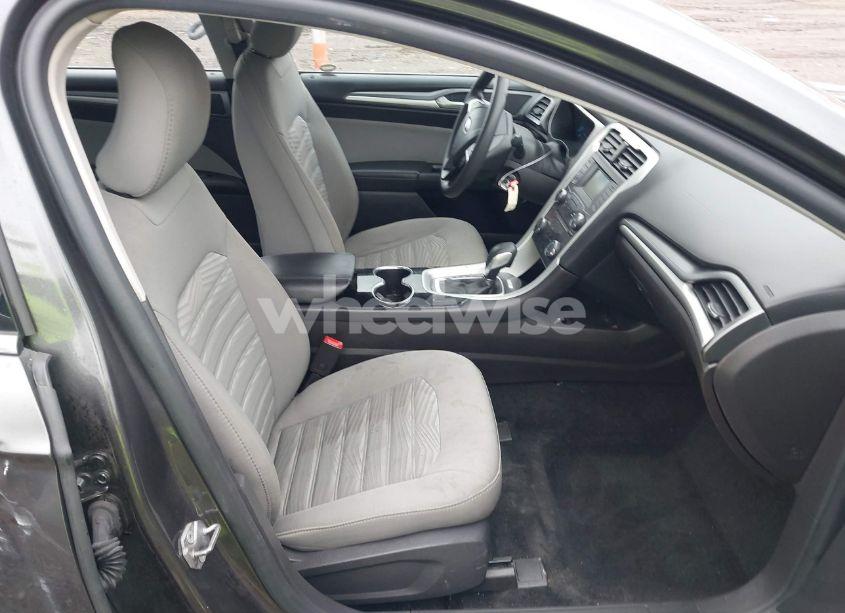 Photo 5 of 2016 Ford Fusion S (VIN 3FA6P0G77GR184796)