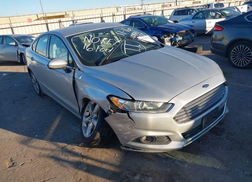2016 Ford Fusion S (VIN 3FA6P0G77GR340450) main photo