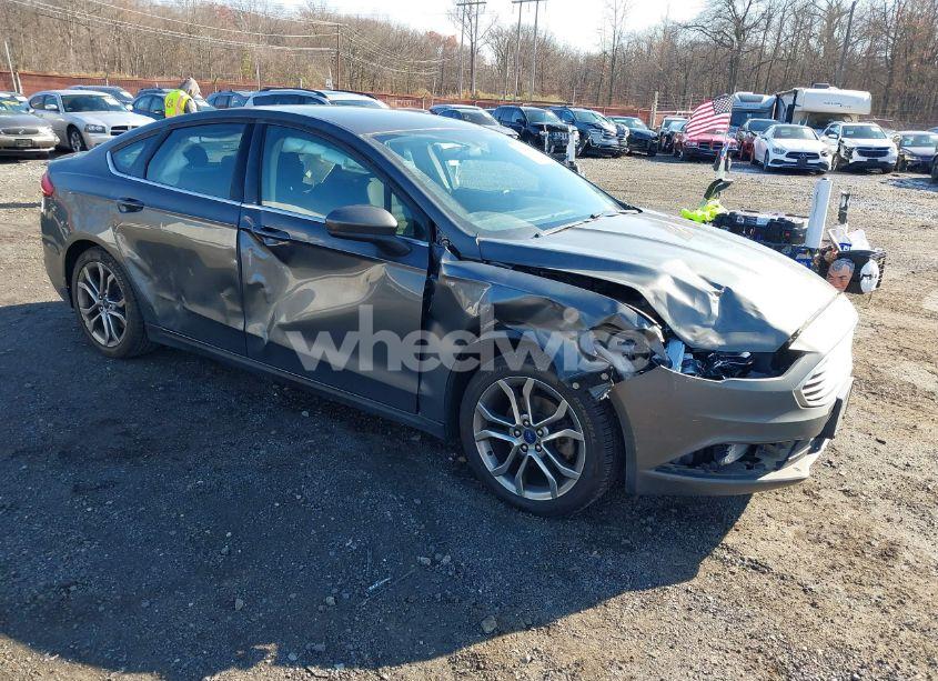 2017 Ford Fusion S (VIN 3FA6P0G77HR107153) main photo