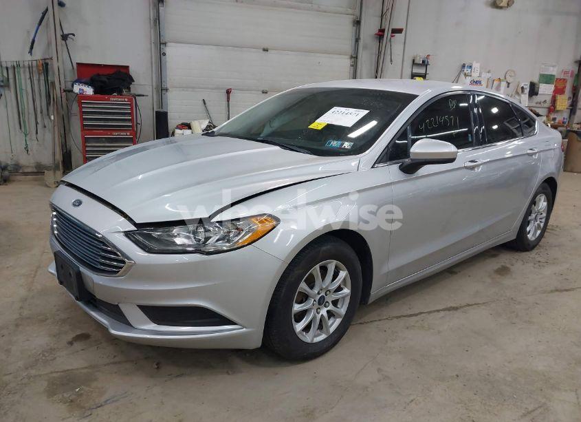 Photo 2 of 2017 Ford Fusion S (VIN 3FA6P0G77HR162329)