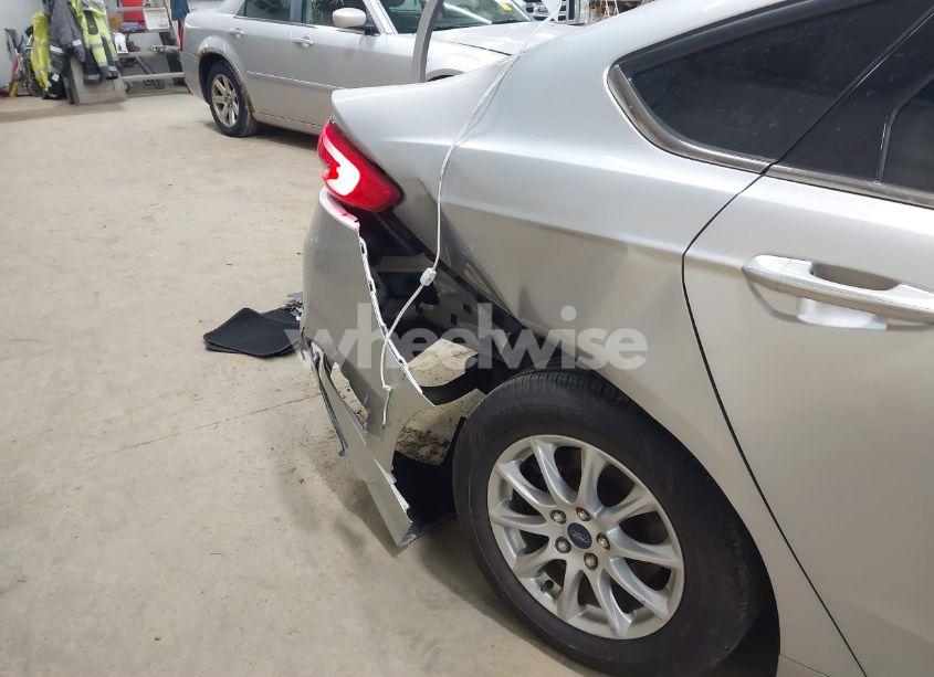 Photo 6 of 2017 Ford Fusion S (VIN 3FA6P0G77HR162329)