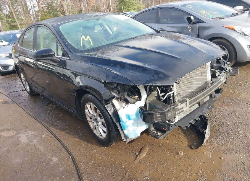 2017 Ford Fusion S (VIN 3FA6P0G77HR364426) main photo