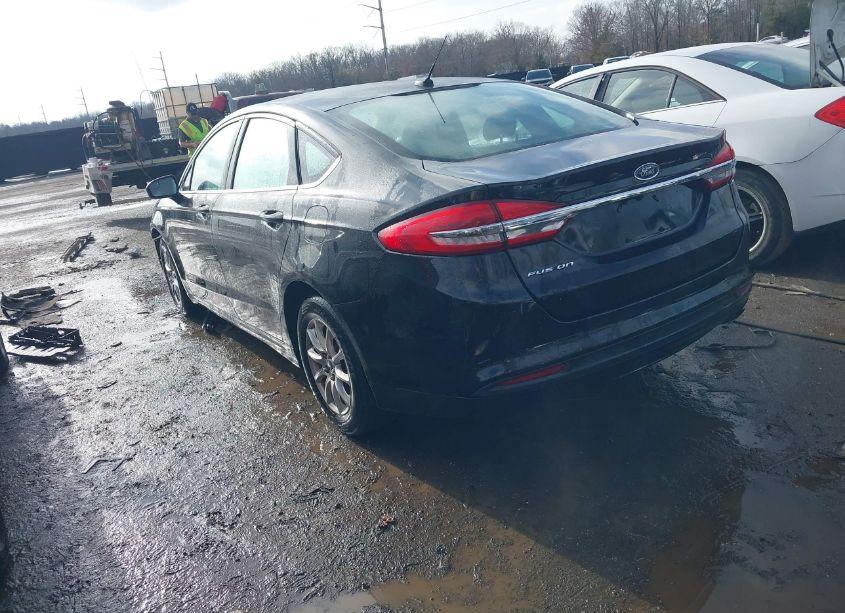 Photo 3 of 2017 Ford Fusion S (VIN 3FA6P0G77HR364426)