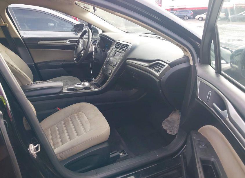 Photo 5 of 2017 Ford Fusion S (VIN 3FA6P0G77HR364426)