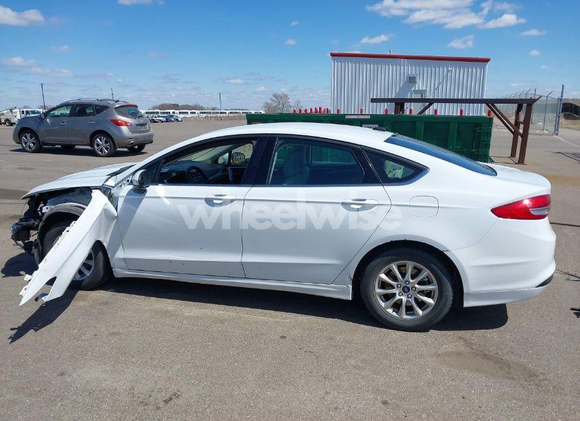 Photo 15 of 2018 Ford Fusion S (VIN 3FA6P0G77JR156634)