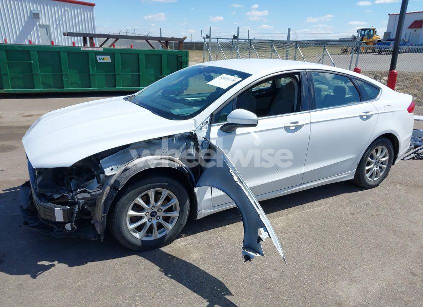 Photo 2 of 2018 Ford Fusion S (VIN 3FA6P0G77JR156634)