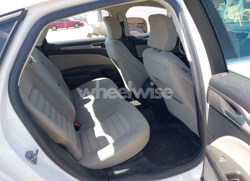 Photo 8 of 2018 Ford Fusion S (VIN 3FA6P0G77JR156634)