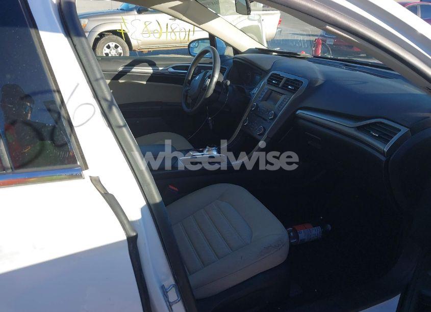 Photo 5 of 2018 Ford Fusion S (VIN 3FA6P0G77JR272948)