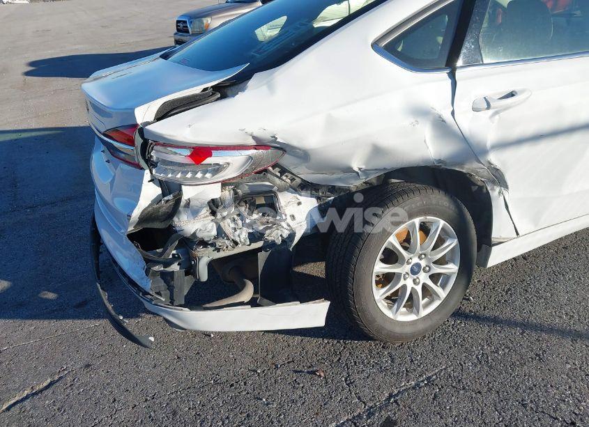 Photo 6 of 2018 Ford Fusion S (VIN 3FA6P0G77JR272948)