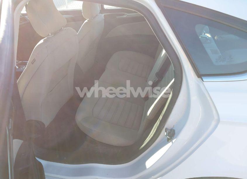 Photo 8 of 2018 Ford Fusion S (VIN 3FA6P0G77JR272948)