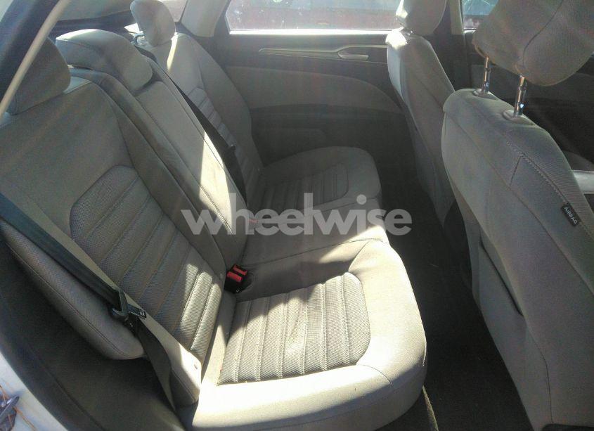 Photo 8 of 2019 Ford Fusion S (VIN 3FA6P0G77KR193426)