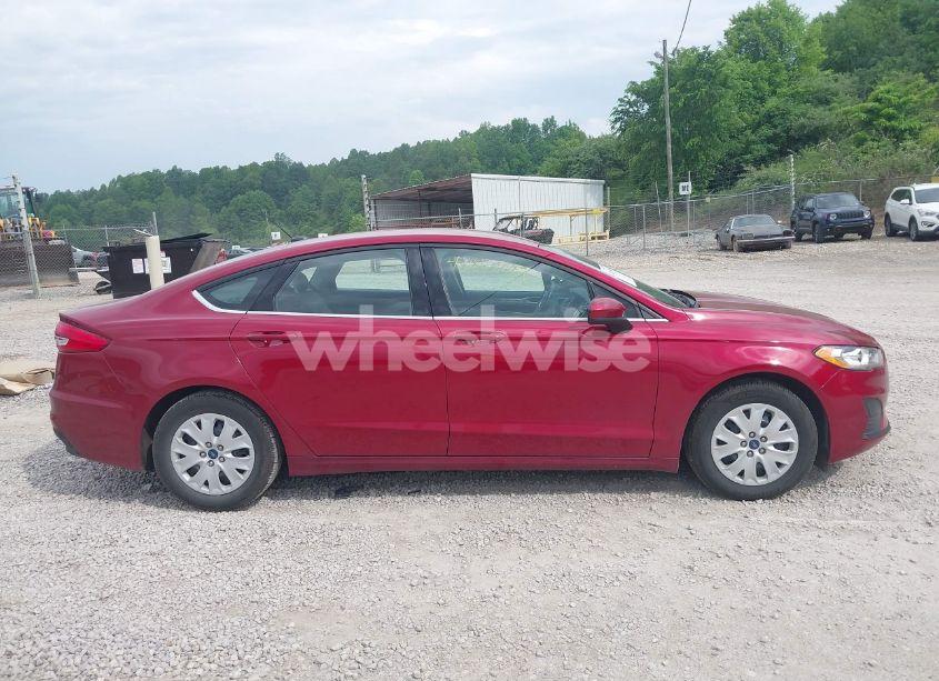 Photo 13 of 2019 Ford Fusion S (VIN 3FA6P0G77KR215022)