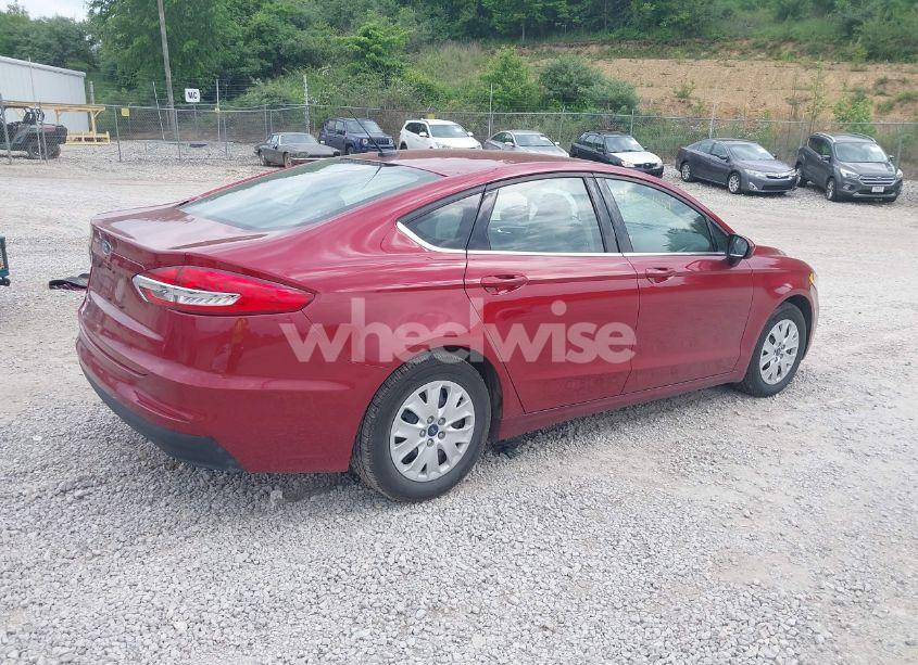 Photo 4 of 2019 Ford Fusion S (VIN 3FA6P0G77KR215022)