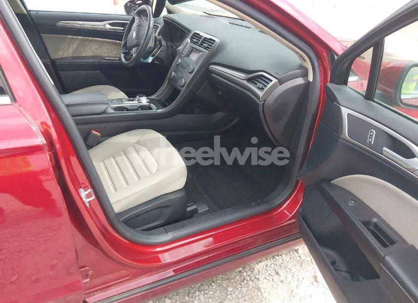 Photo 5 of 2019 Ford Fusion S (VIN 3FA6P0G77KR215022)