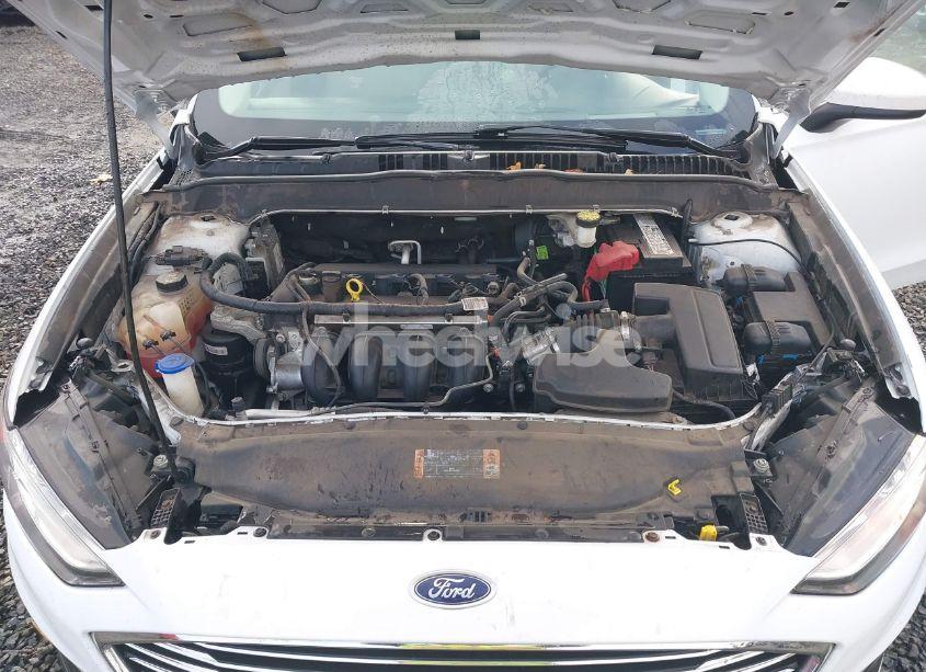 Photo 10 of 2019 Ford Fusion S (VIN 3FA6P0G77KR233083)