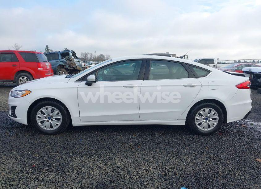 Photo 14 of 2019 Ford Fusion S (VIN 3FA6P0G77KR233083)