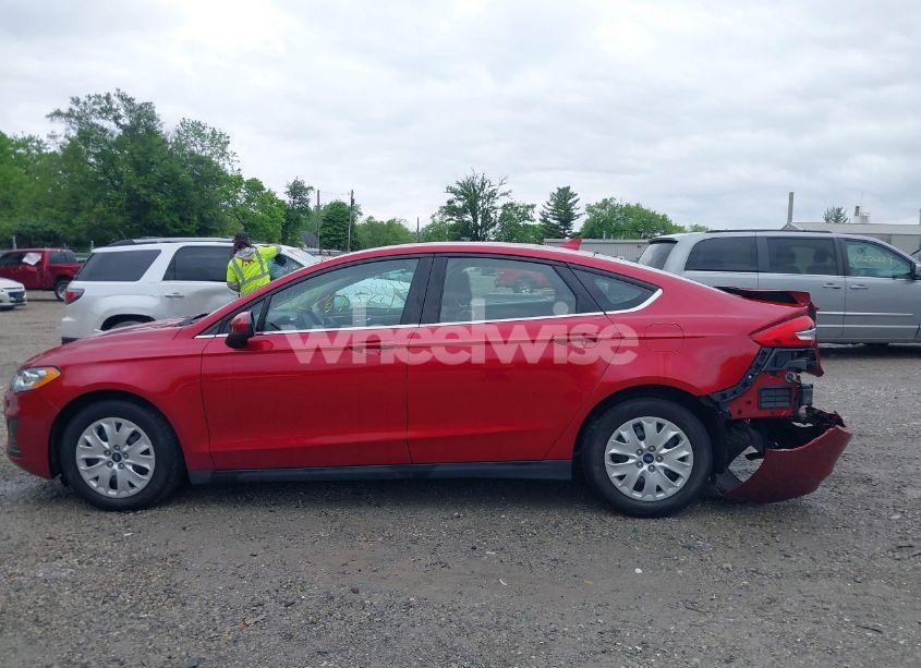 Photo 14 of 2020 Ford Fusion S (VIN 3FA6P0G77LR110627)