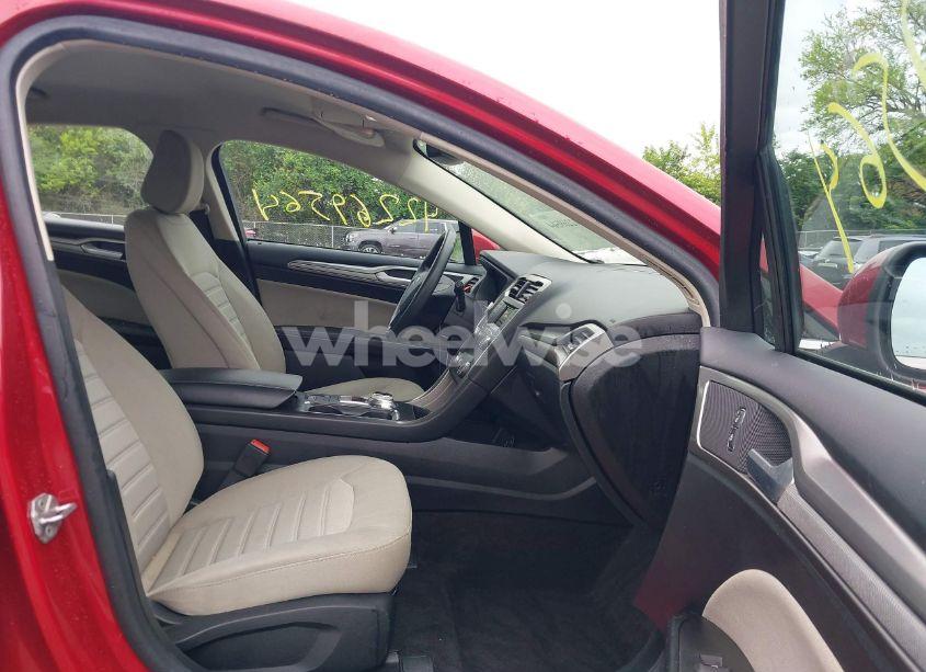 Photo 5 of 2020 Ford Fusion S (VIN 3FA6P0G77LR110627)