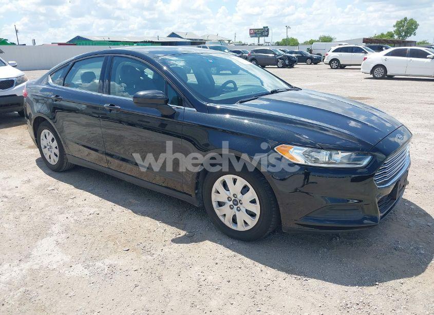 2014 Ford Fusion S (VIN 3FA6P0G78ER138004) main photo