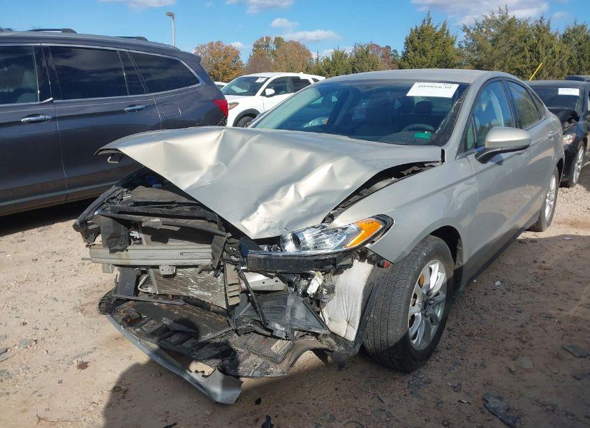Photo 2 of 2015 Ford Fusion S (VIN 3FA6P0G78FR274151)