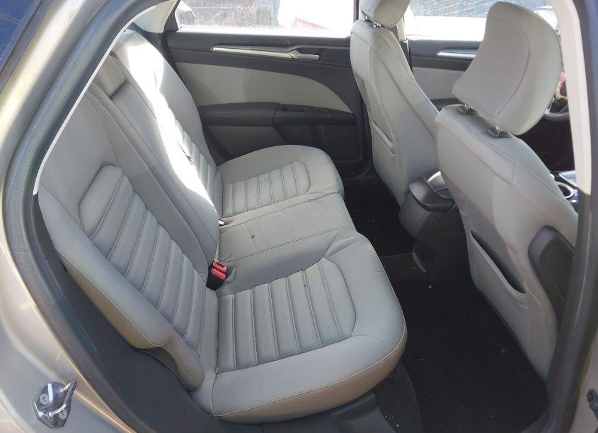 Photo 8 of 2015 Ford Fusion S (VIN 3FA6P0G78FR274151)