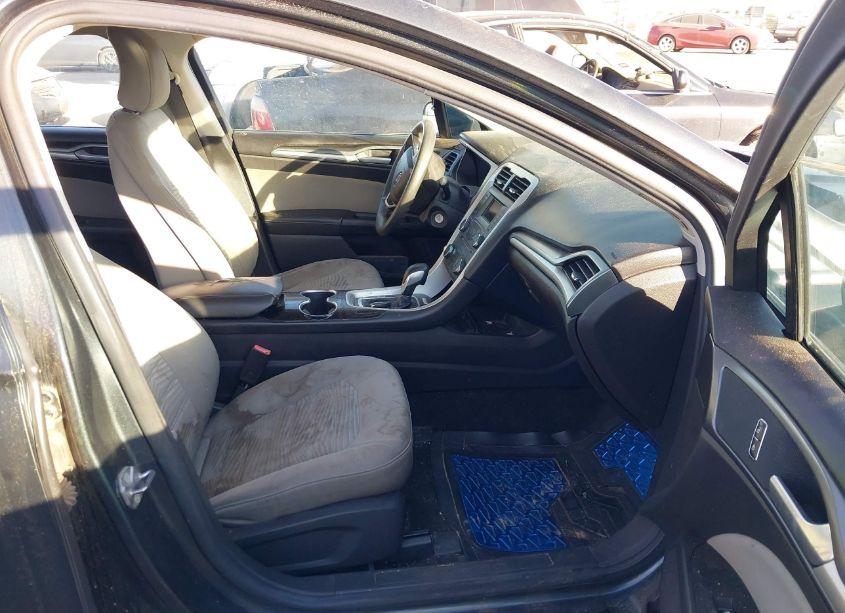 Photo 5 of 2016 Ford Fusion S (VIN 3FA6P0G78GR133565)