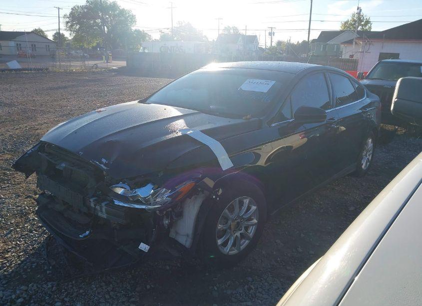 Photo 2 of 2016 Ford Fusion S (VIN 3FA6P0G78GR338433)