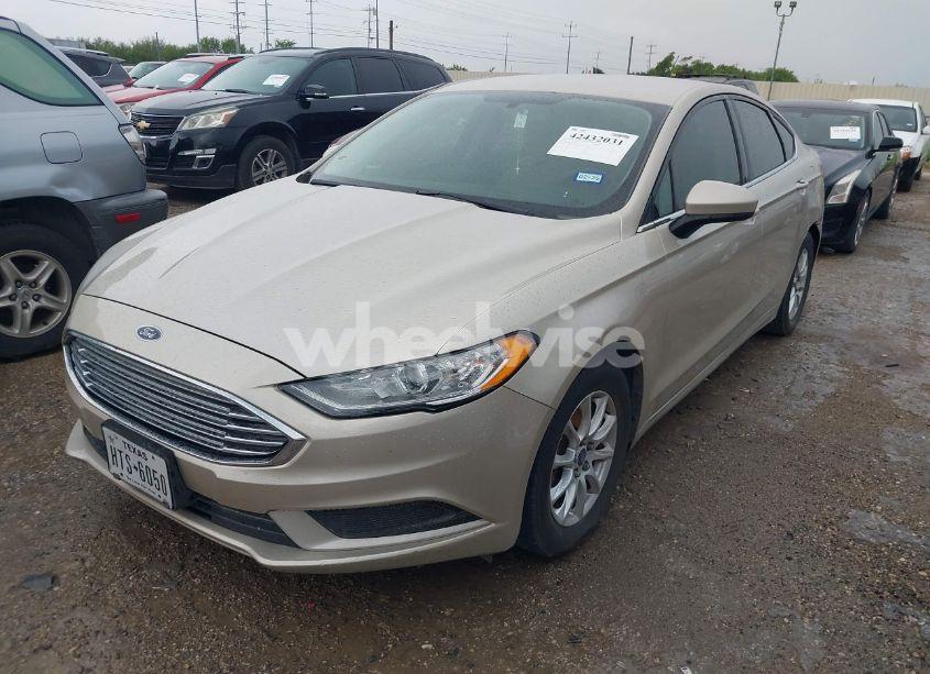 Photo 2 of 2017 Ford Fusion S (VIN 3FA6P0G78HR104794)