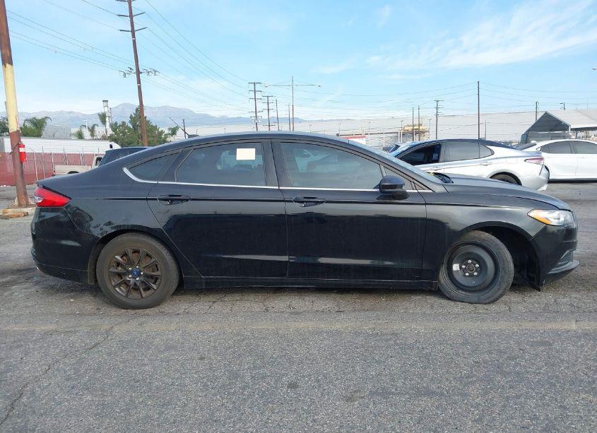 Photo 13 of 2017 Ford Fusion S (VIN 3FA6P0G78HR109400)