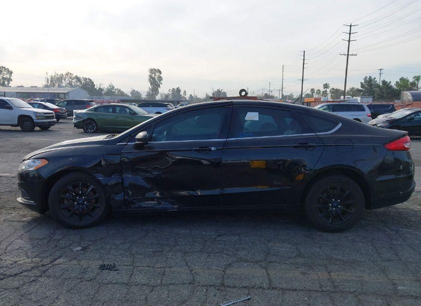 Photo 14 of 2017 Ford Fusion S (VIN 3FA6P0G78HR109400)