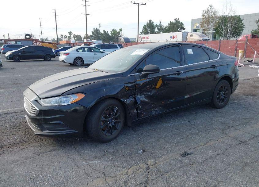 Photo 2 of 2017 Ford Fusion S (VIN 3FA6P0G78HR109400)