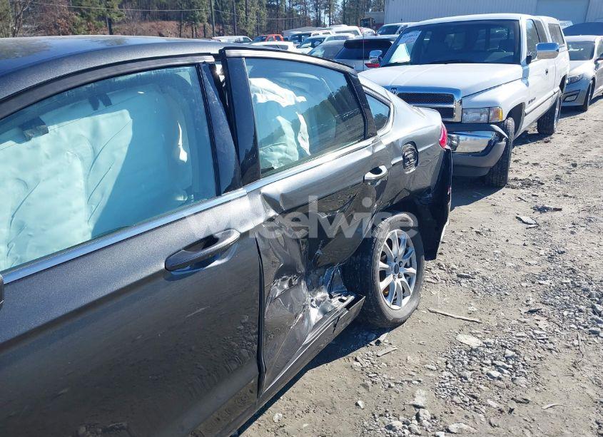 Photo 6 of 2017 Ford Fusion S (VIN 3FA6P0G78HR369523)