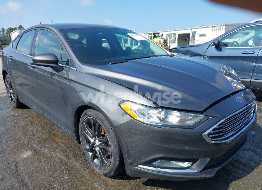 2018 Ford Fusion S (VIN 3FA6P0G78JR126624) main photo