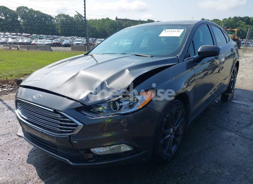 Photo 2 of 2018 Ford Fusion S (VIN 3FA6P0G78JR126624)