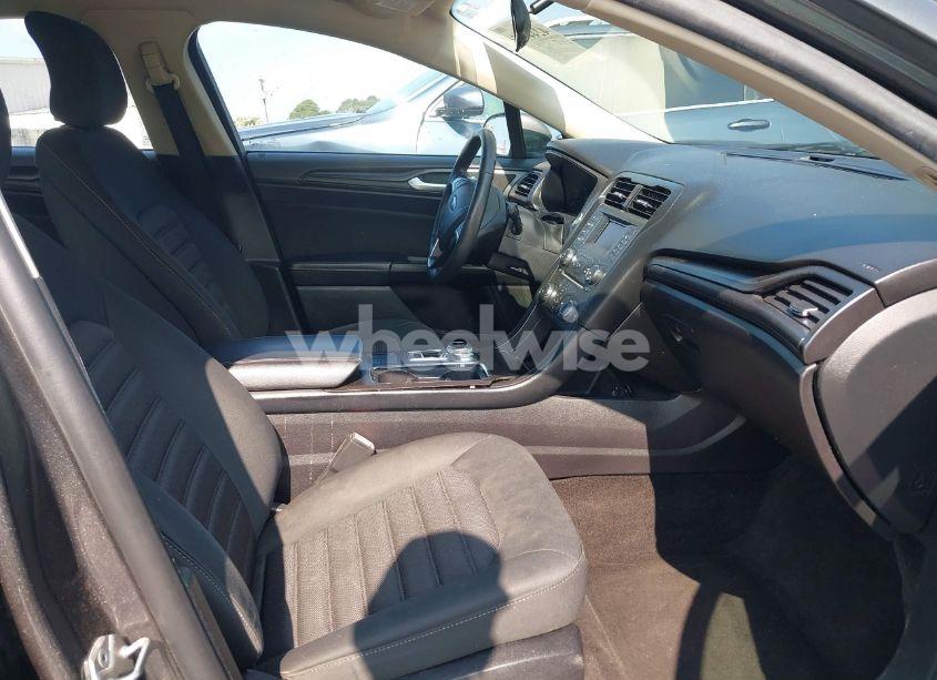 Photo 5 of 2018 Ford Fusion S (VIN 3FA6P0G78JR126624)