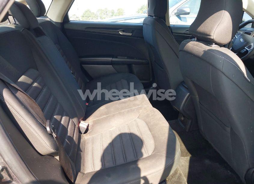 Photo 8 of 2018 Ford Fusion S (VIN 3FA6P0G78JR126624)