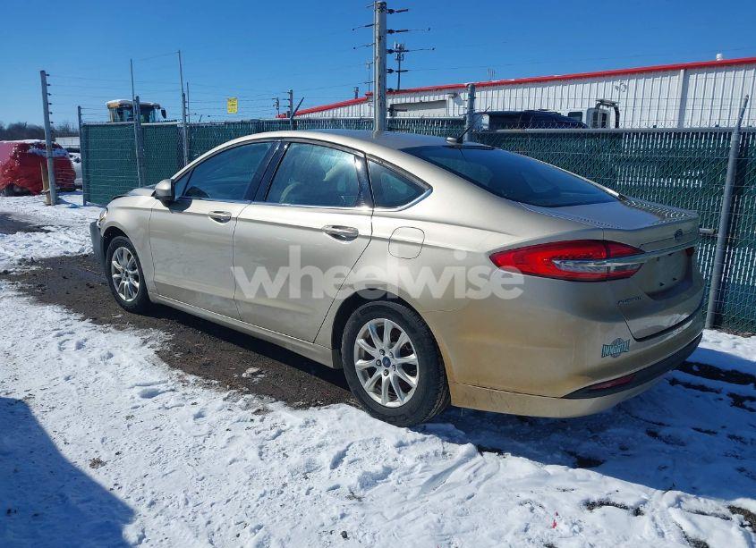 Photo 3 of 2018 Ford Fusion S (VIN 3FA6P0G78JR149207)