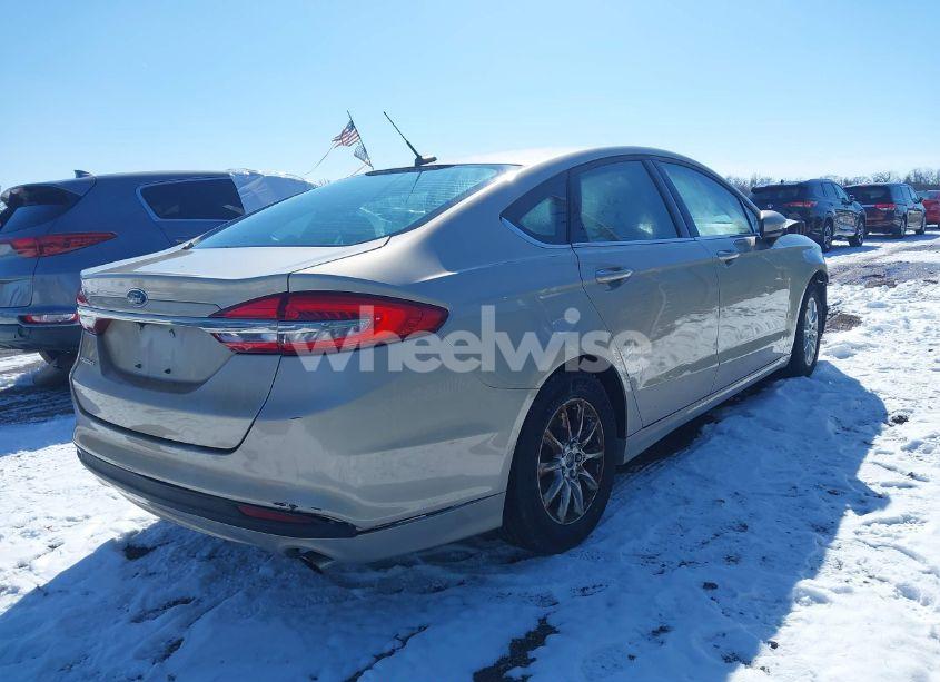 Photo 4 of 2018 Ford Fusion S (VIN 3FA6P0G78JR149207)