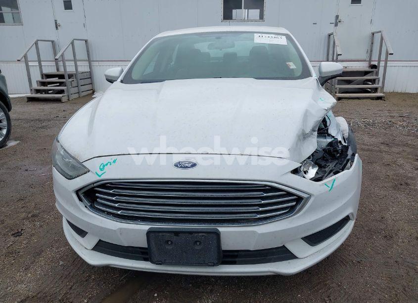 Photo 12 of 2018 Ford Fusion S (VIN 3FA6P0G78JR240588)