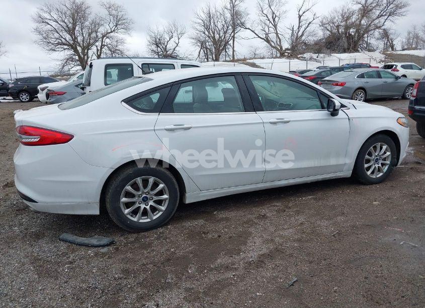 Photo 13 of 2018 Ford Fusion S (VIN 3FA6P0G78JR240588)