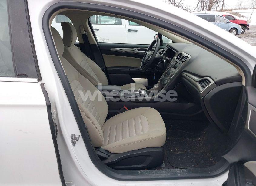 Photo 5 of 2018 Ford Fusion S (VIN 3FA6P0G78JR240588)