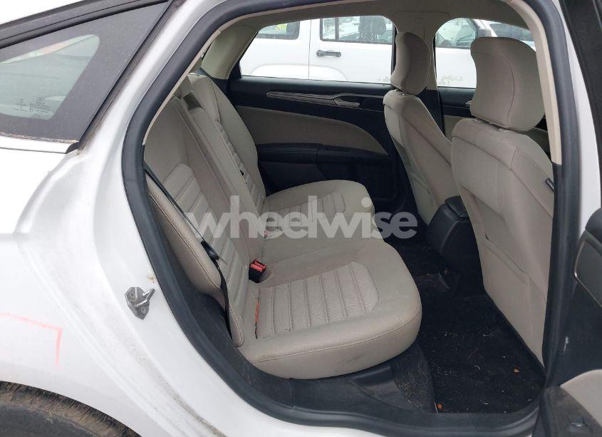 Photo 8 of 2018 Ford Fusion S (VIN 3FA6P0G78JR240588)